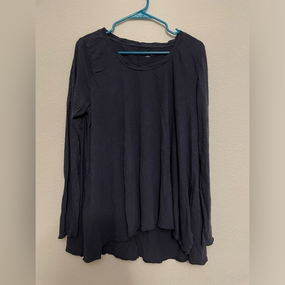Tops - Chic Black Long Sleeve Women's Top size L